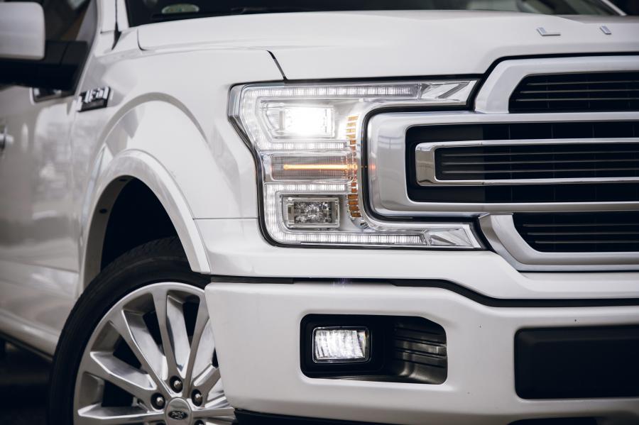 Детали экстерьера Ford F-150 Limited SuperCrew 2018 года  (фото 32 из 59)